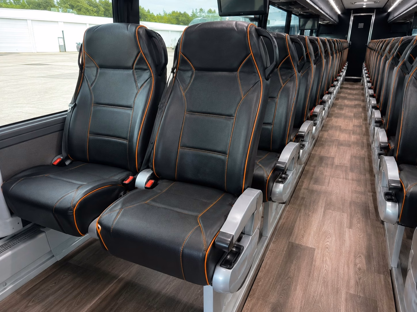 charter bus rentals for large anchorage prom groups and school events
